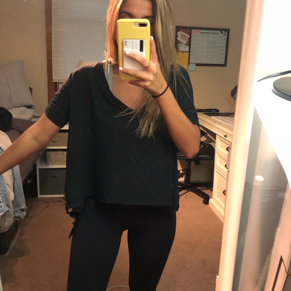 Lululemon shirt - Picture 1 of 6